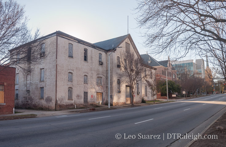 Empty building on Caswell square, December 2016